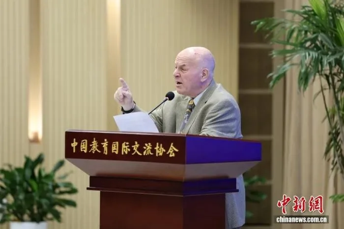“赛考斯”将在罗马与殷玉珍重逢:很期待!可能还会哭;计划2027年再去中国